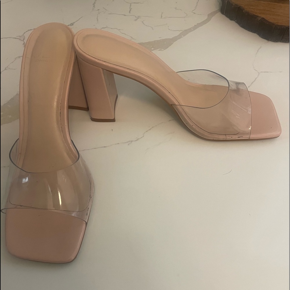 JLO clear/tan mule